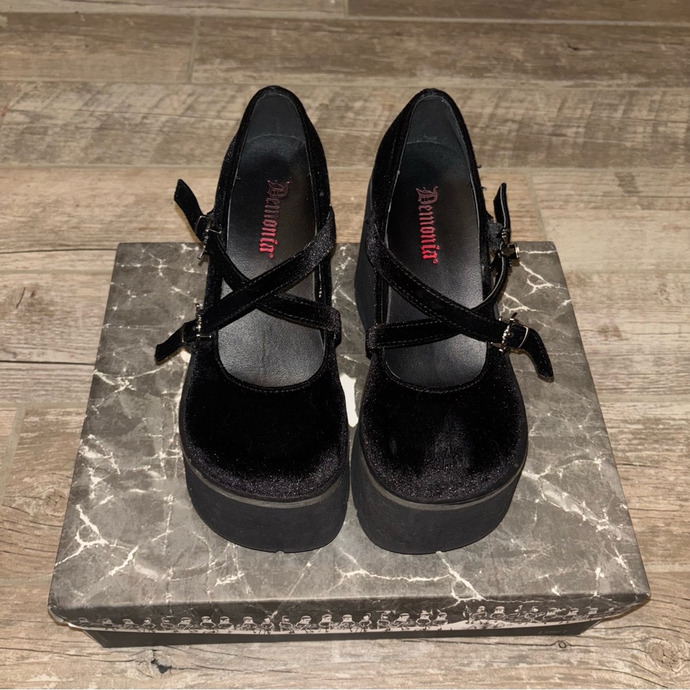 DEMONIA KERA 10 PLATFORM MARY JANES